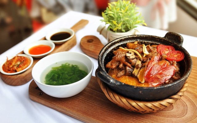 Cơm Niêu Nhà Gỗ