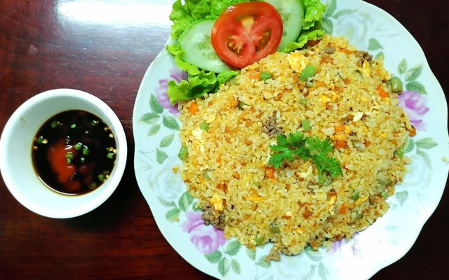 Tam Gia Ký - Cơm Gà Sốt Tứ Xuyên - Quang Trung