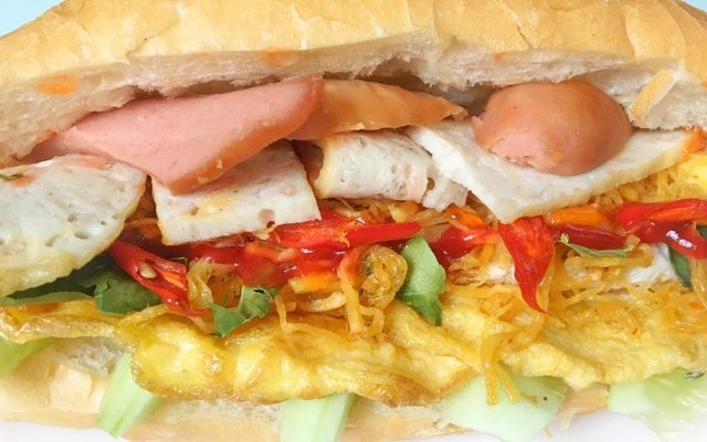 Cô Hà - Bánh Mì & Cháo Quẩy Nóng