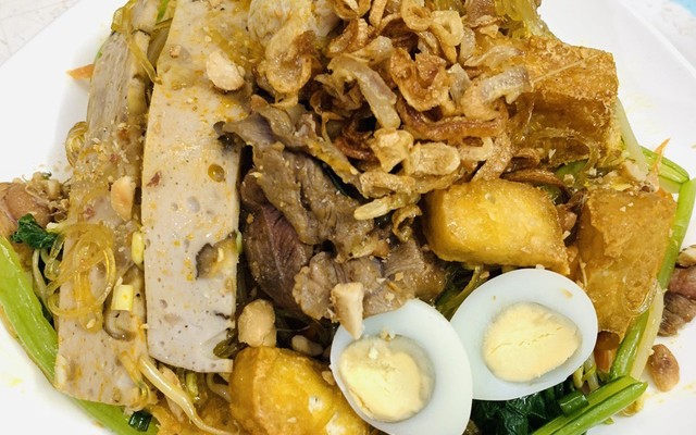 Tiệm Ăn Dì Ghẻ - Chè Ngon, Miến & Bánh Đa Trộn