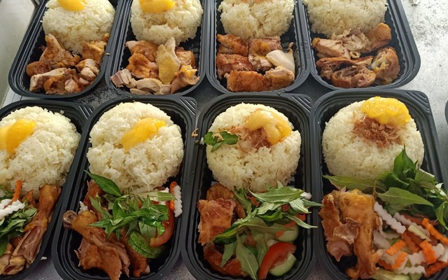 Cô Vân - Cơm Gà & Bò Né