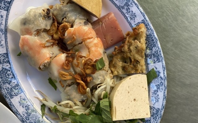 Bánh Cuốn Cô Loan