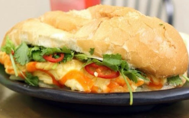 Bánh Mì & Xôi Kiến Vàng