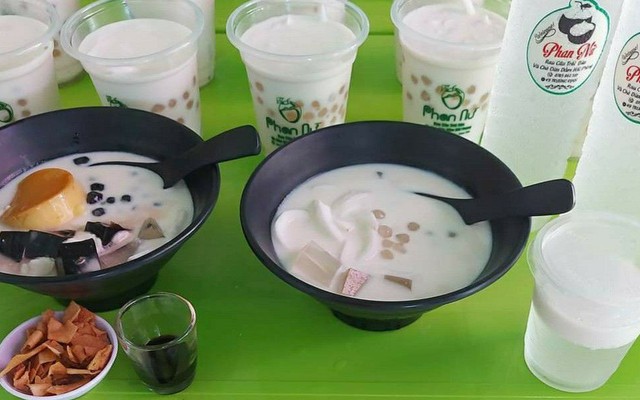 Chè Dừa Dầm Phan Nữ