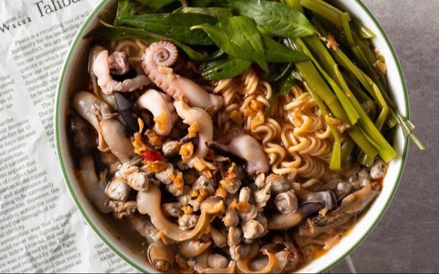 Cô Hai - Mì Ốc Hến - Chung Cư Hoàng Anh Thanh Bình