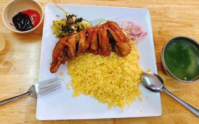 Dì 5 - Cơm Gà Xối Mỡ