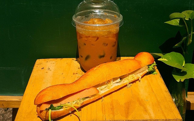 Bánh Mì Que Đà Nẵng - Nguyễn Thị Minh Khai