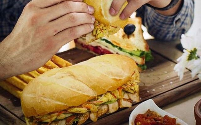 Cô Ba Sài Gòn - Bánh Mì