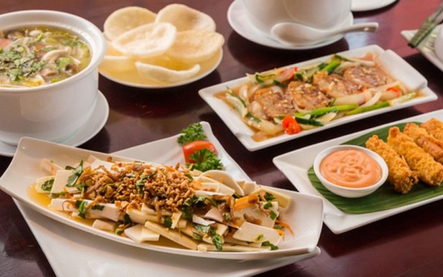 Red - Vegetarian Food & Drink - The Sun Avenue
