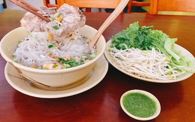 Hủ Tiếu Mực Năm Chỉ