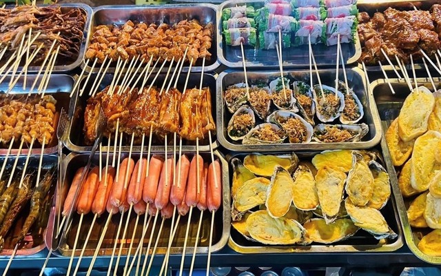 Lạc Cảnh - Xiên Nướng & Lẩu Hongkong - Ngô Quyền