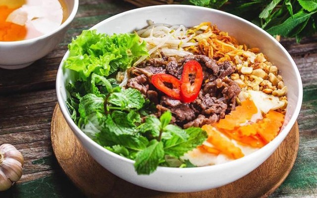 Cô Thìn - Bún Bò Nam Bộ & Hoa Quả Dầm