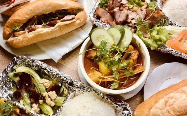 Fast Food 4.0 - Cơm & Bánh Mì - Quán Sứ