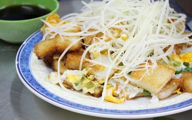 Bếp Của Nhung - Bánh Mì Sốt Vang & Bột Chiên