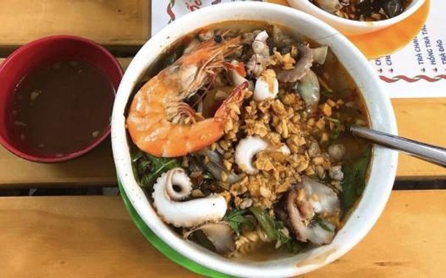 Cô Yến - Mì Ốc Hến - 39 Trương Phước Phan