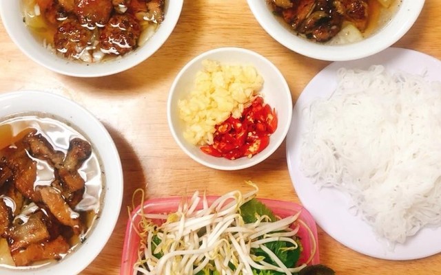 Vân Thuỷ - Bún Chả