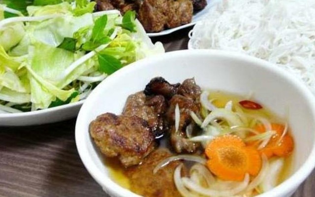 Bún Chả 3 Chị Em Phố Cổ