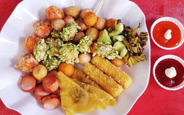 Bé Shin - Xiên Que & Phô Mai Que - Lạc Long Quân