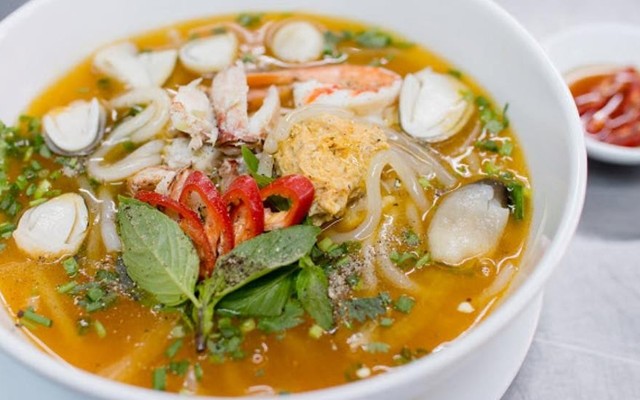 Bánh Canh Bột Gạo Chả Cua - Đỗ Bí