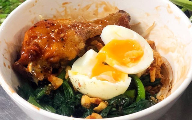 A Vinh - Mì Gà Da Giòn - Lê Đức Thọ