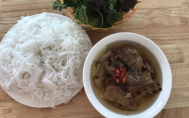 Ngọc Diệp - Bánh Cuốn, Bún Chả & Gà Tần