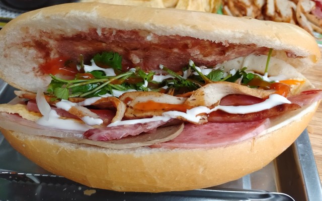 Chị Phương - Bánh Mì Sài Gòn