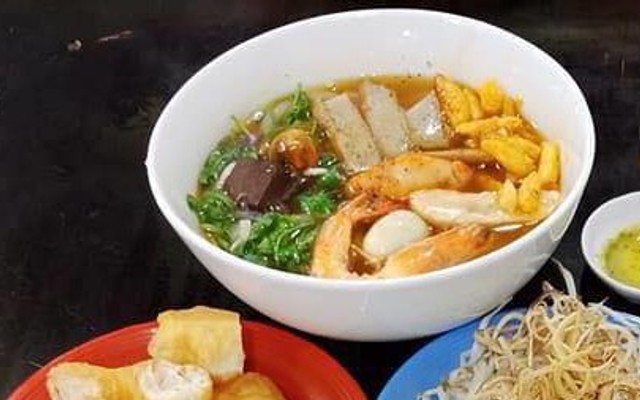 Cô Út - Bánh Canh Cua
