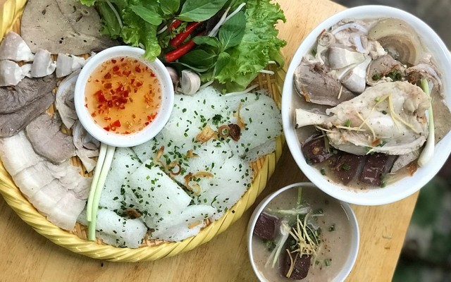 Cháo Lòng Bà Năm - Cách Mạng Tháng 8