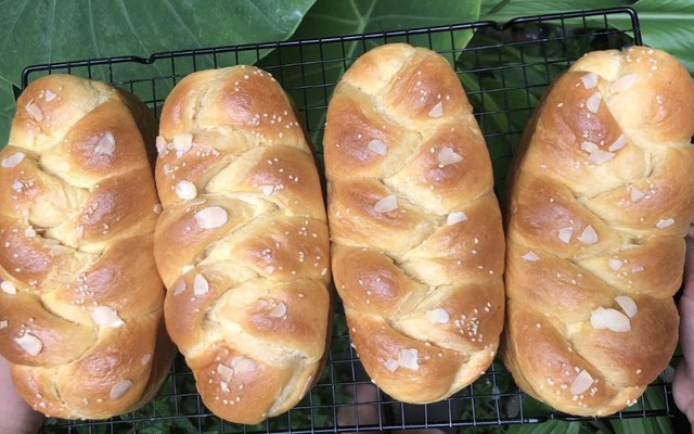 Vu Phuong Bakery - Bánh Mì Hoa Cúc & Chè Bưởi - Shop Online