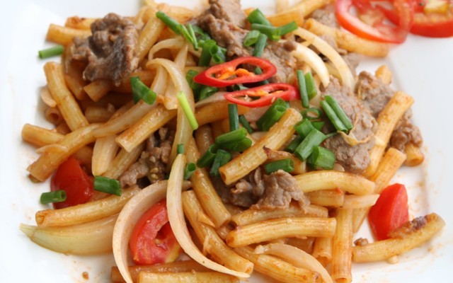 Cơm Gà Xối Mỡ & Nui Xào - Shop Online