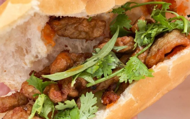 Bánh Mì Phi Công - Lương Yên