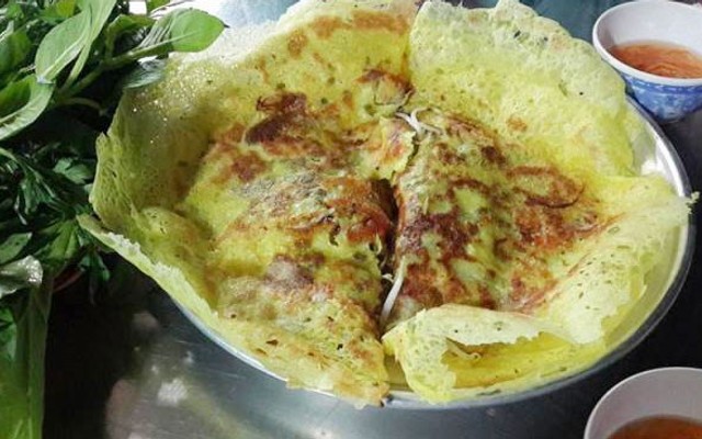 Cô Hồng - Bánh Xèo Rau Rừng