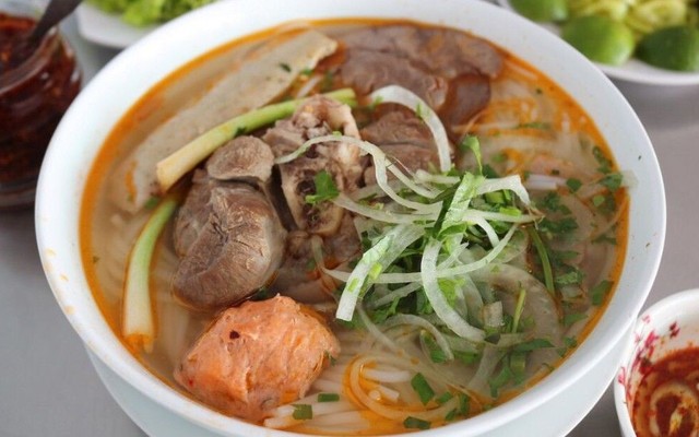 O Tú - Bún Bò Huế - Nguyễn Tri Phương