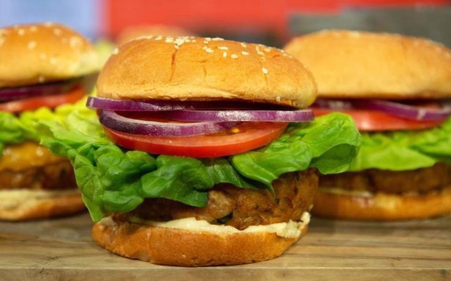 Tiệm Bánh Bông - Bánh Mì & Hamburger