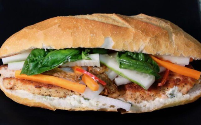 Cô Út - Bánh Mì Chả Cá