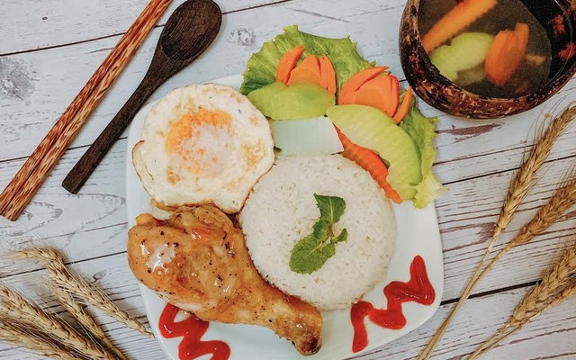 Tiệm Cơm Zon & Pi - Hoàng Cầu