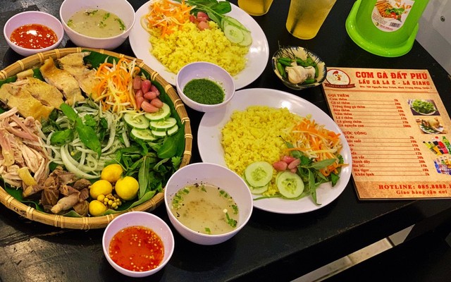 Cơm Gà Đất Phú - Đường Số 6 