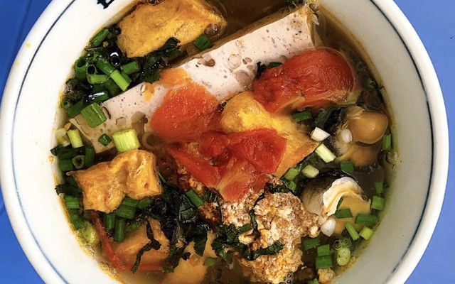 Cô Hương Dô - Bún Riêu Ốc - Bạch Mai