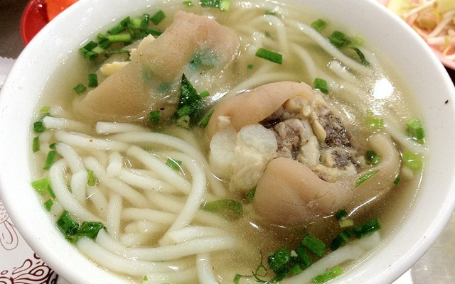 Cô Vân - Bánh Canh Đăk Lăk