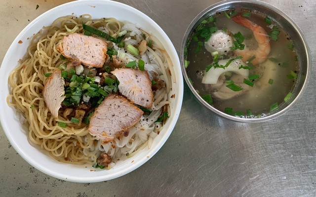 Chị Huyền - Hủ Tiếu & Mì Sủi Cảo - An Dương Vương