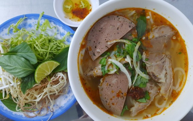 Chú Nhỏ - Cơm Gà Xối Mỡ