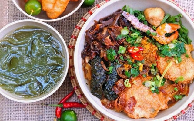 Bà Đồng Hàng Bè - Bún Riêu Trộn Since 1986