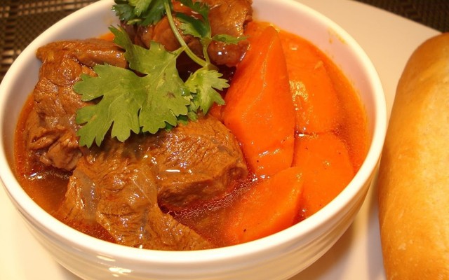 Điểm Tâm 86 - Hủ Tiếu & Bò Kho