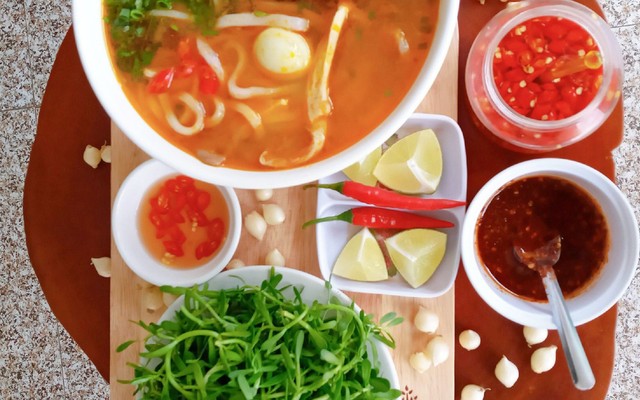 Thu Thường - Bánh Canh Cá Lóc