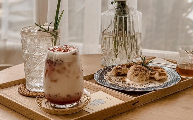 Yiyi Dessert & Café