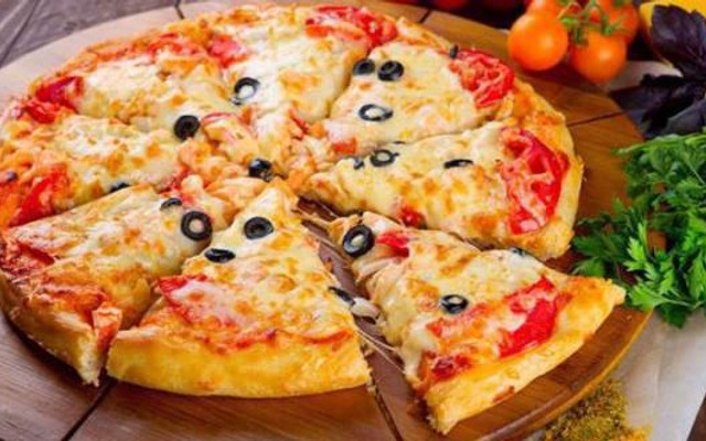 Pizza King - Kênh Nước Đen