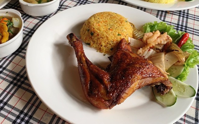 Cơm Gà Xối Mỡ Hải Nam - Đồng Nai