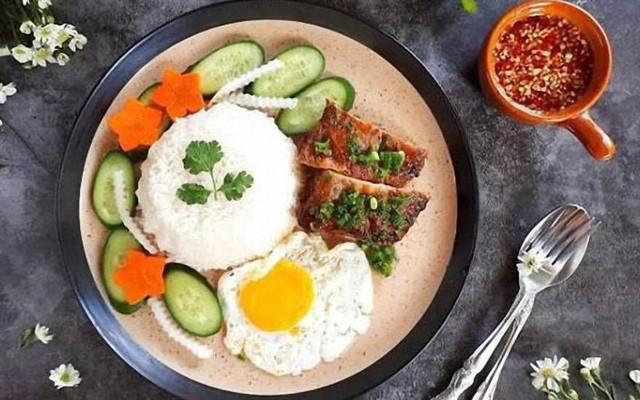 Tuấn Loan - Cơm Tấm Sườn & Bánh Mì Que Đà Nẵng