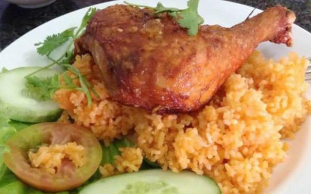 Cơm Gà Xối Mỡ 2 Thành - Tạ Quang Bửu