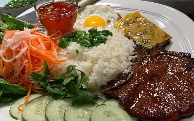 Cây Mận - Cơm Tấm & Bún Thịt Nướng - Chợ Lớn